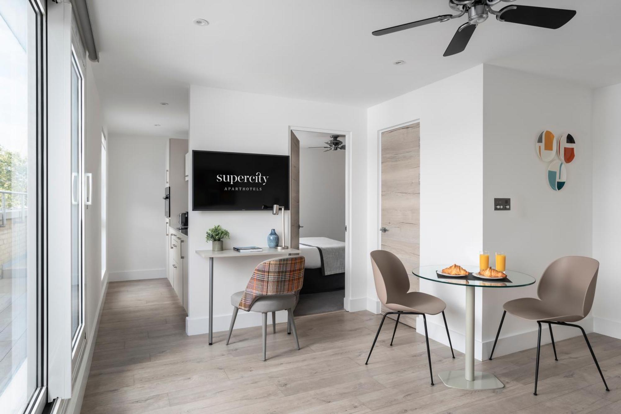 Q Square By Supercity Aparthotels Brighton Eksteriør billede