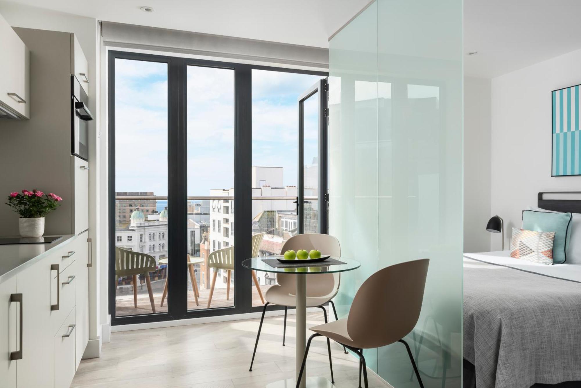 Q Square By Supercity Aparthotels Brighton Eksteriør billede